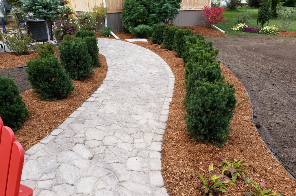 Residential Softscaping mulching