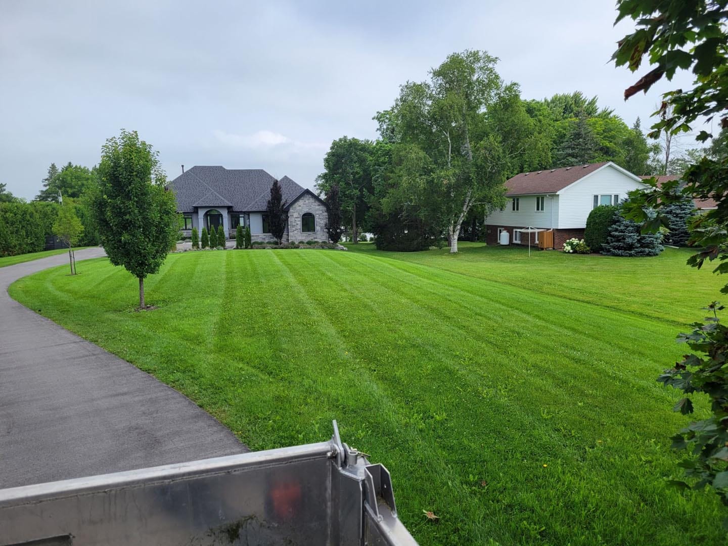 Lawn maintenance service