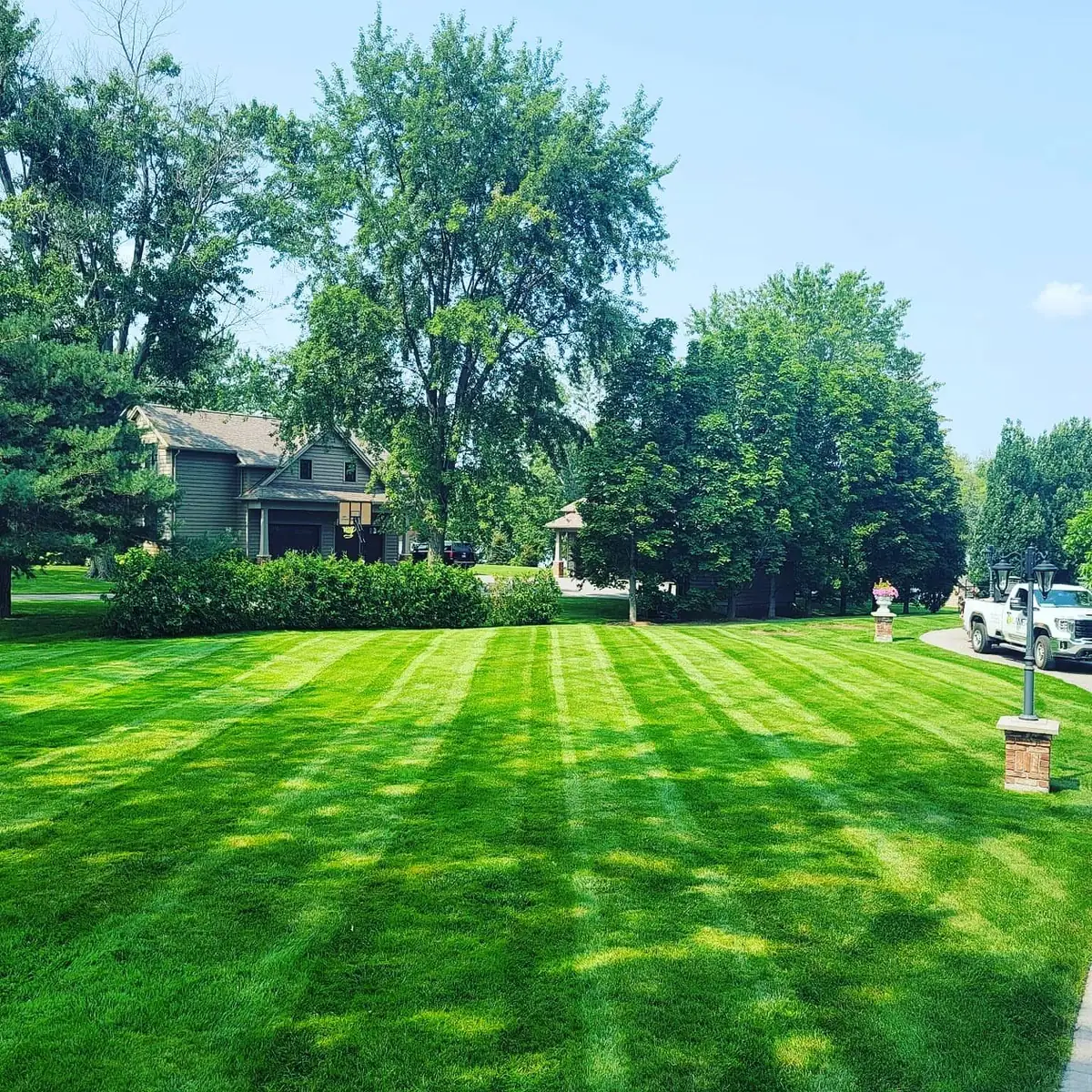 Free guide: How to Hire a Grounds Maintenance Contractor